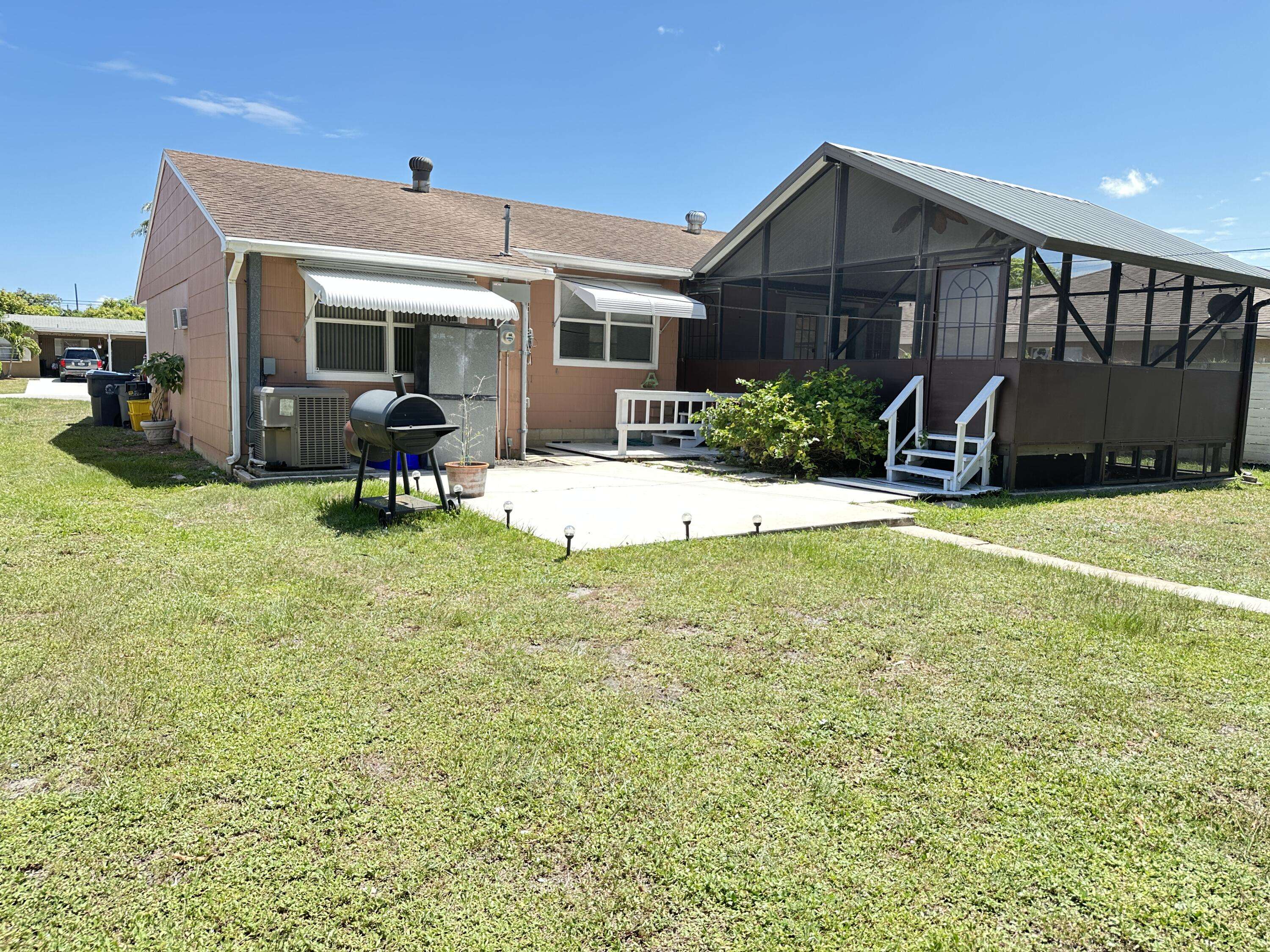 4421 Broadway ST, Lake Worth, FL 33461
