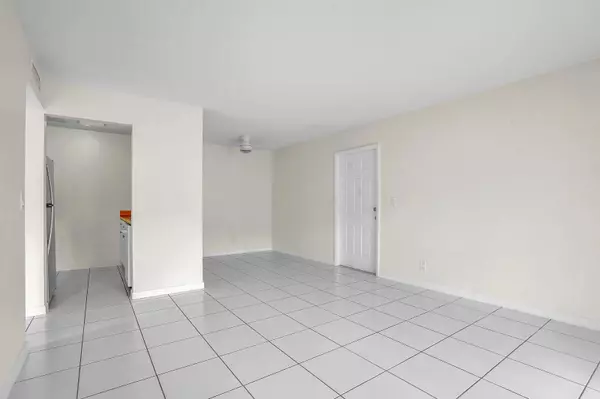 West Palm Beach, FL 33415,1854 Abbey RD 101