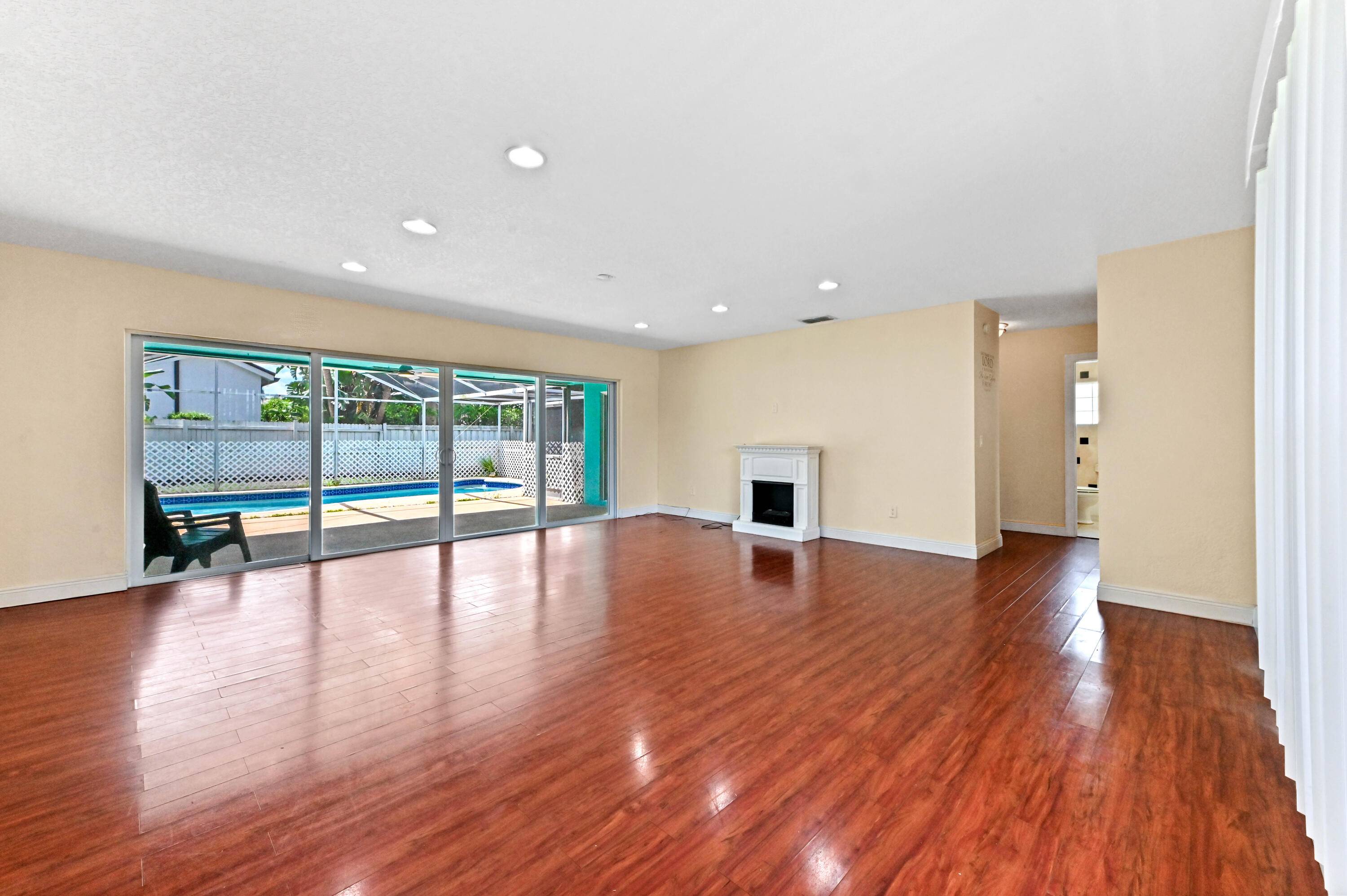 Boca Raton, FL 33428,10332 Dorchester DR