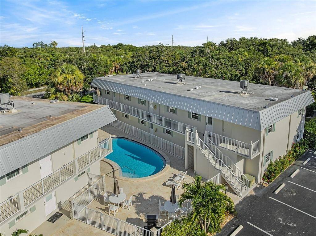 900 Jasmine LN 102b, Vero Beach, FL 32963