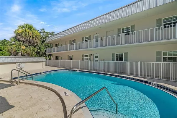 Vero Beach, FL 32963,900 Jasmine LN 102b