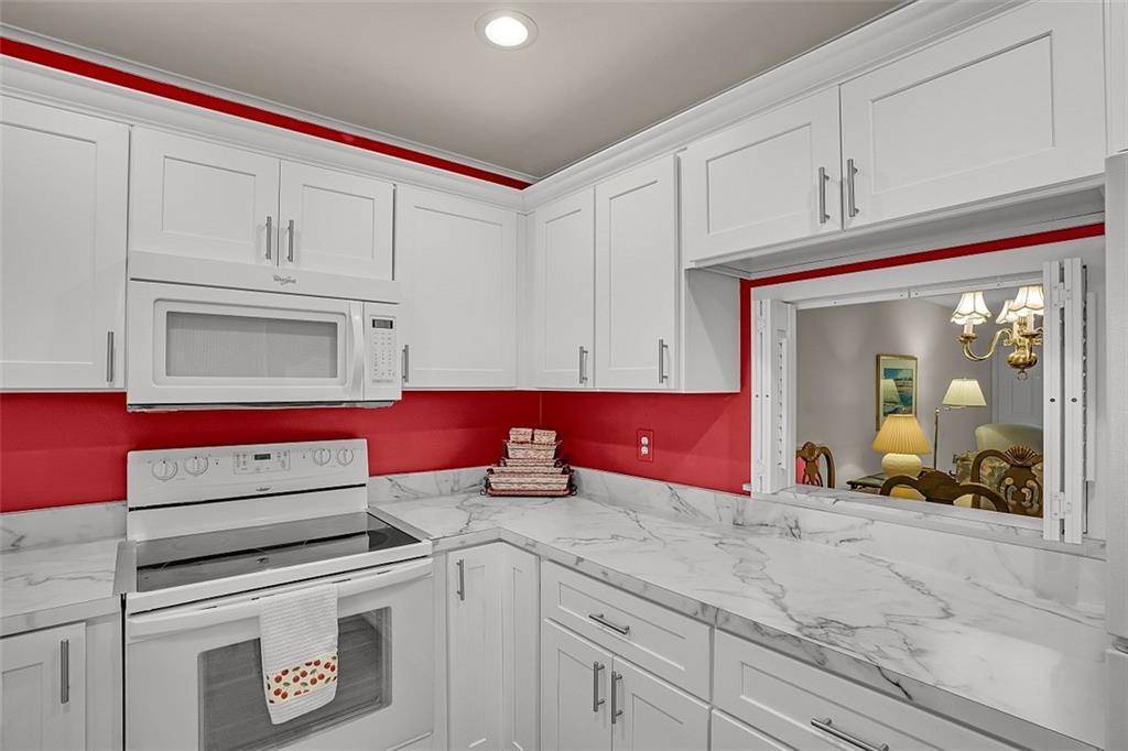 Vero Beach, FL 32963,900 Jasmine LN 102b