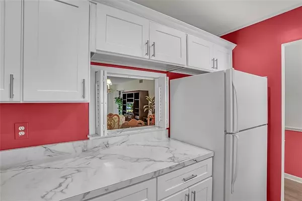 Vero Beach, FL 32963,900 Jasmine LN 102b