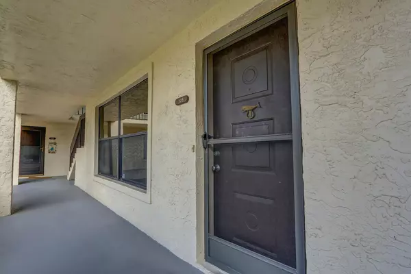 Stuart, FL 34997,91 SW South River DR 105