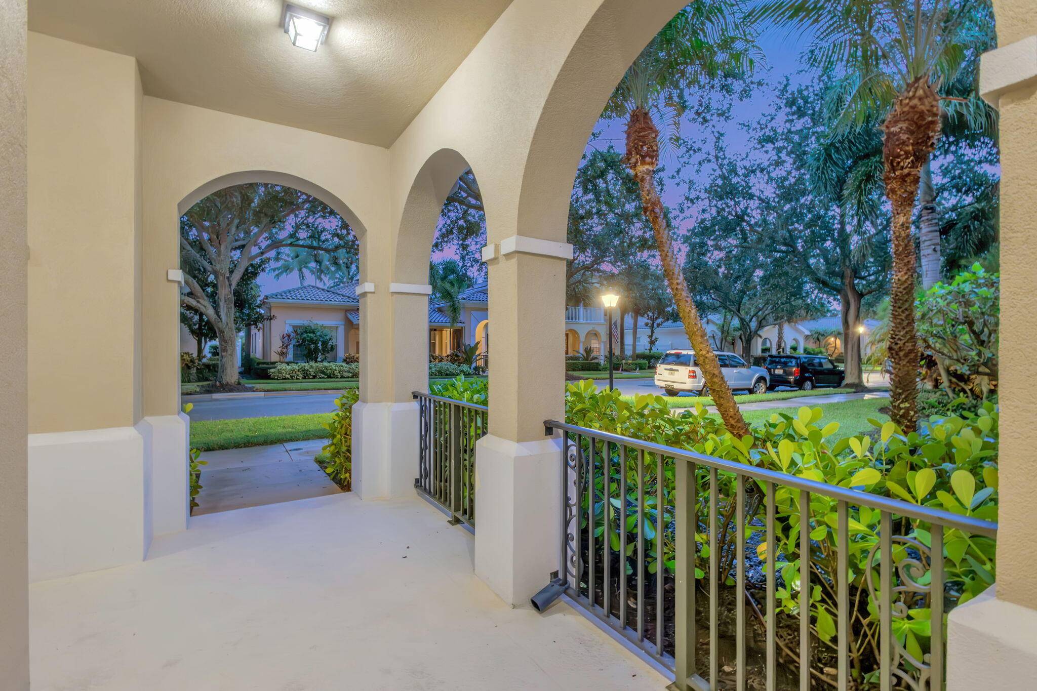 Jupiter, FL 33458,121 Savona DR