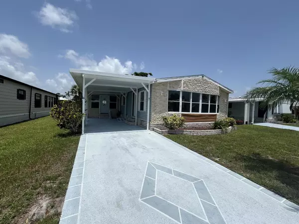 Fort Pierce, FL 34951,3 Flores Del Norte