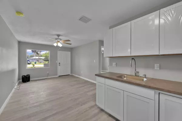 Fort Pierce, FL 34946,5007 San Diego AVE