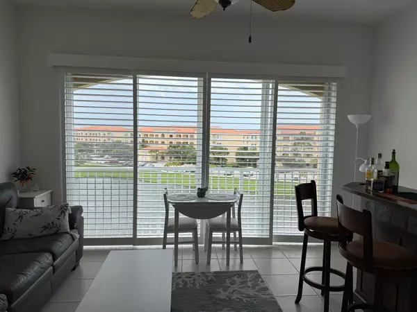 Fort Pierce, FL 34949,1 E Harbour Isle DR Ph 02