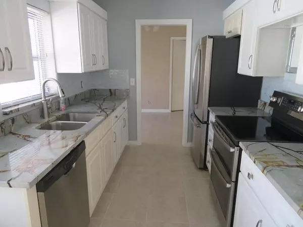 Lake Worth Beach, FL 33460,327 S Ocean Breeze 2
