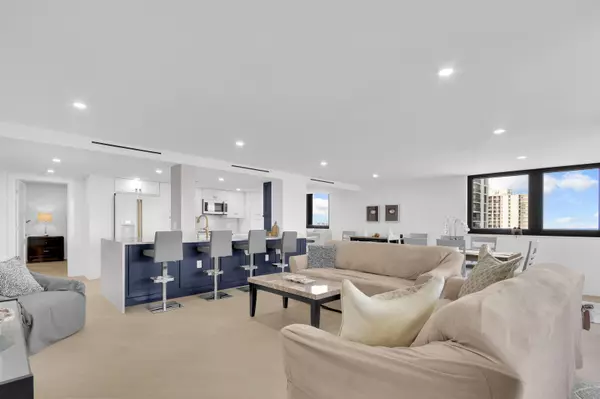 Singer Island, FL 33404,5380 N Ocean DR 17e