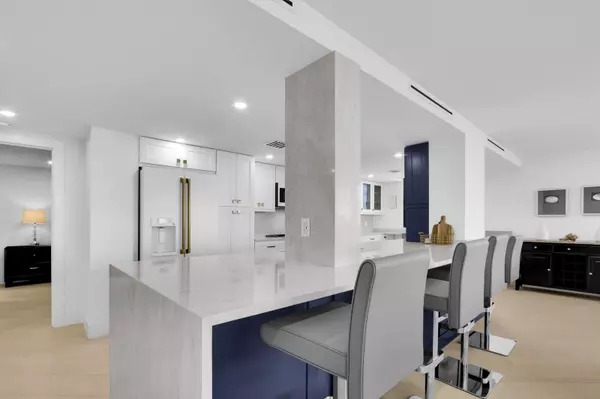 Singer Island, FL 33404,5380 N Ocean DR 17e