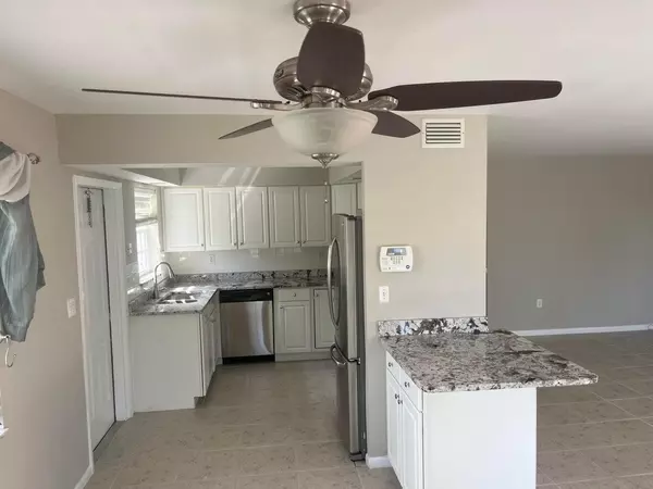 Lake Worth Beach, FL 33460,325 S Ocean Breeze 1