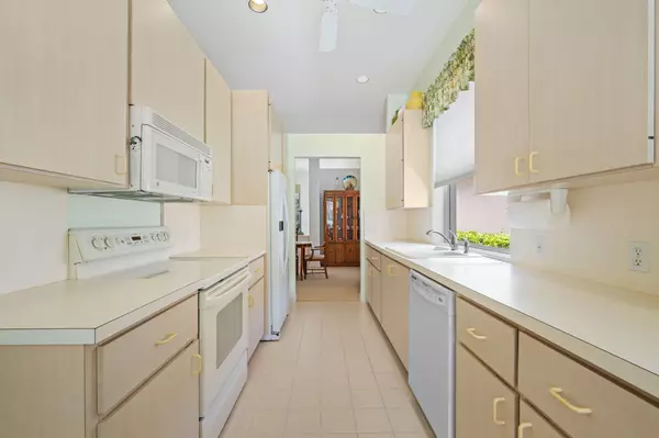 Jupiter, FL 33458,109 S Hampton DR