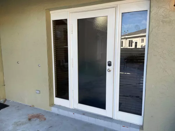 Fort Lauderdale, FL 33304,711 NE 14 ST Studio