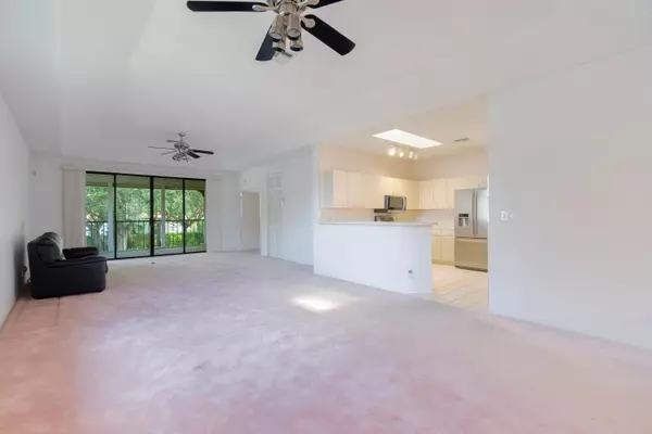 Boca Raton, FL 33496,8659 Via Reale 47u