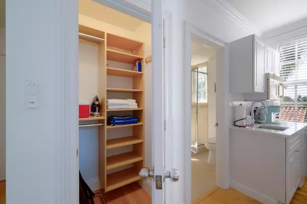 Palm Beach, FL 33480,235 Sunrise AVE 3265