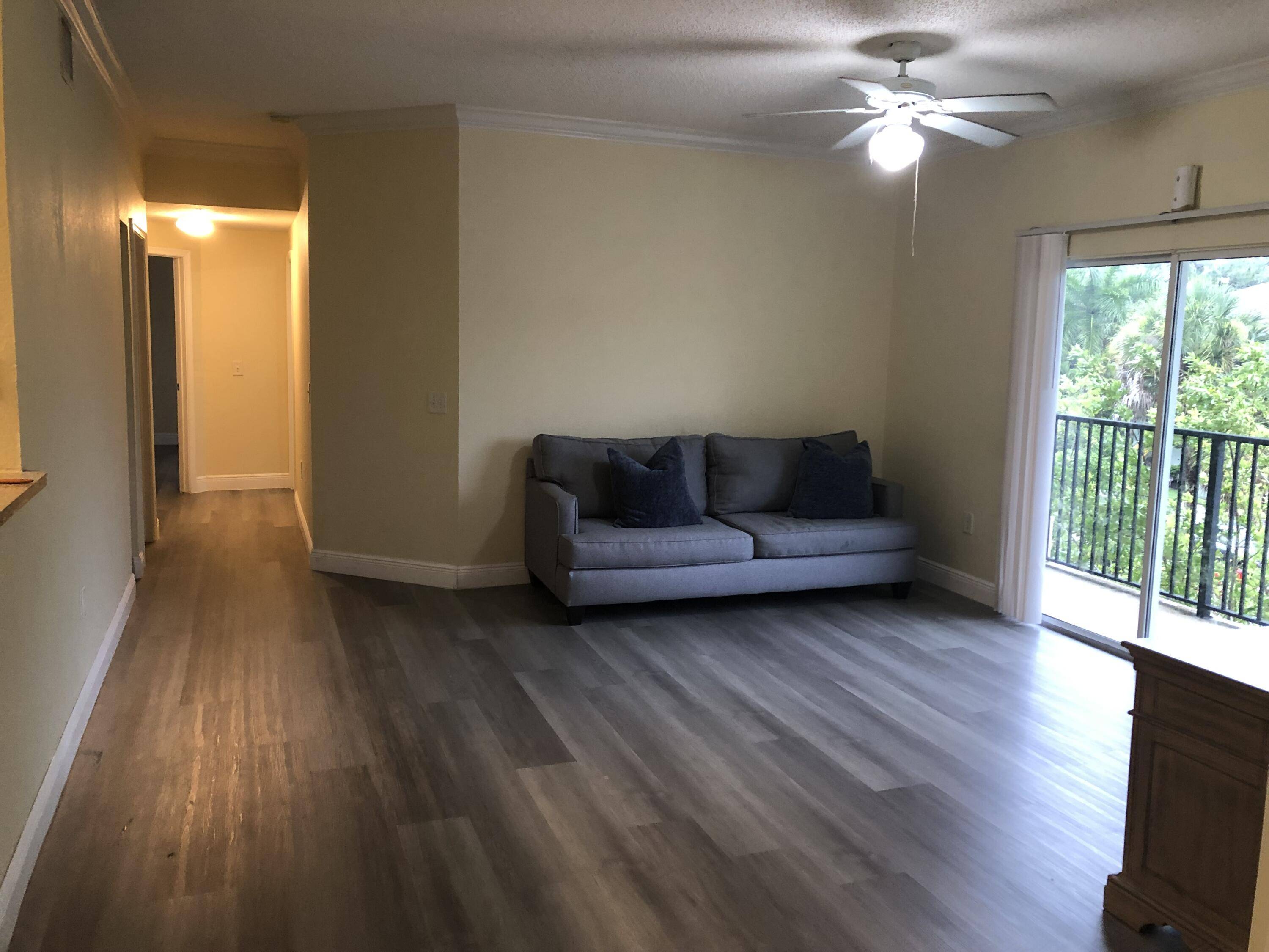 330 Crestwood 303 CIR 303, Royal Palm Beach, FL 33411