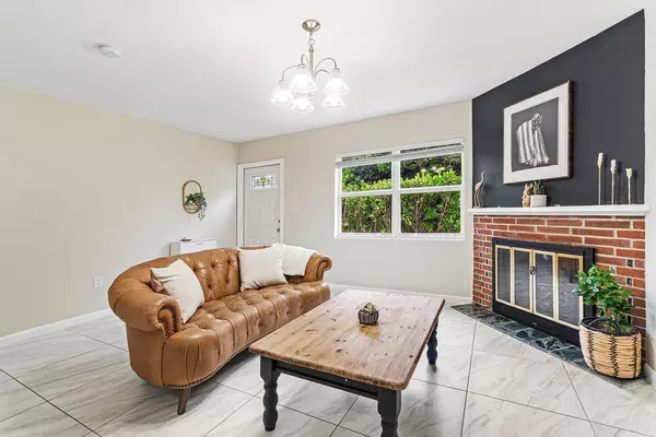 North Palm Beach, FL 33408,1923 Holman DR