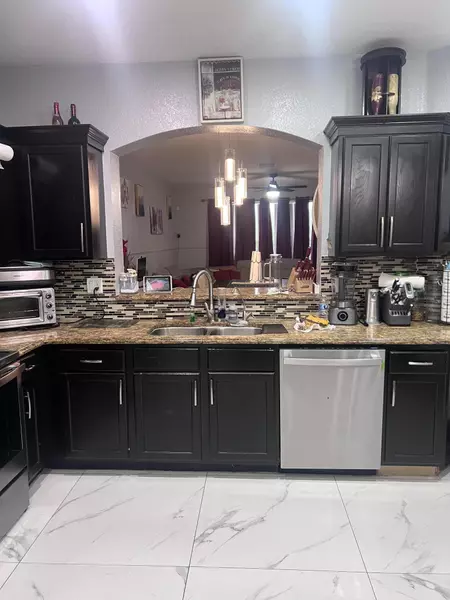 2336 Center Stone LN, Riviera Beach, FL 33404