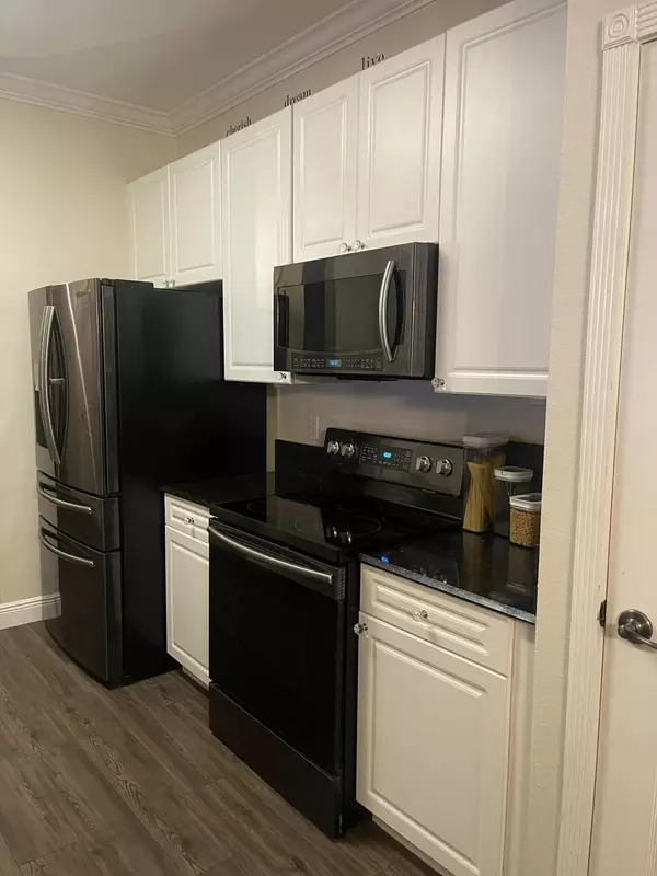 Port Saint Lucie, FL 34983,672 NE Bent Paddle LN