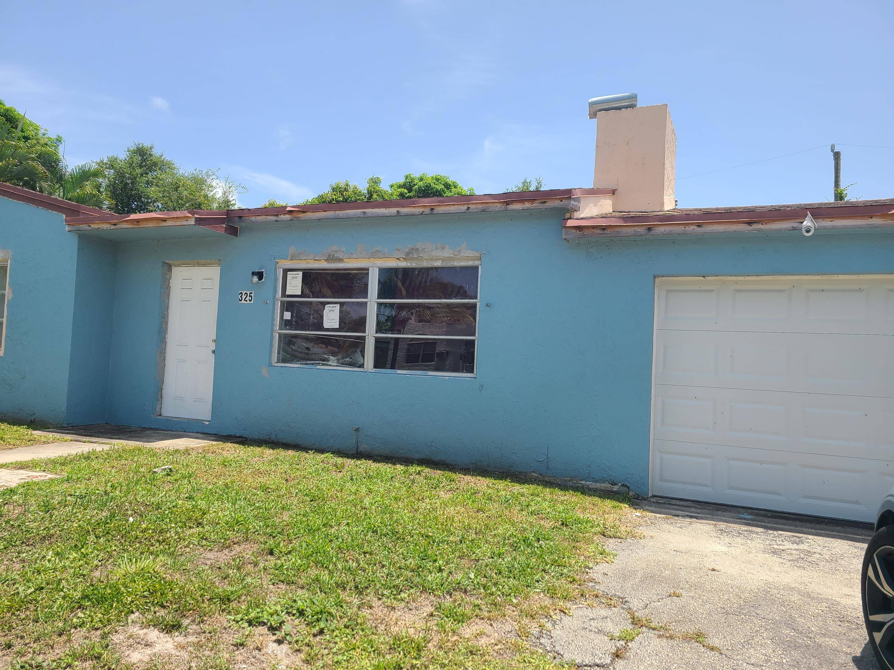 325 Silver Beach RD, Riviera Beach, FL 33403