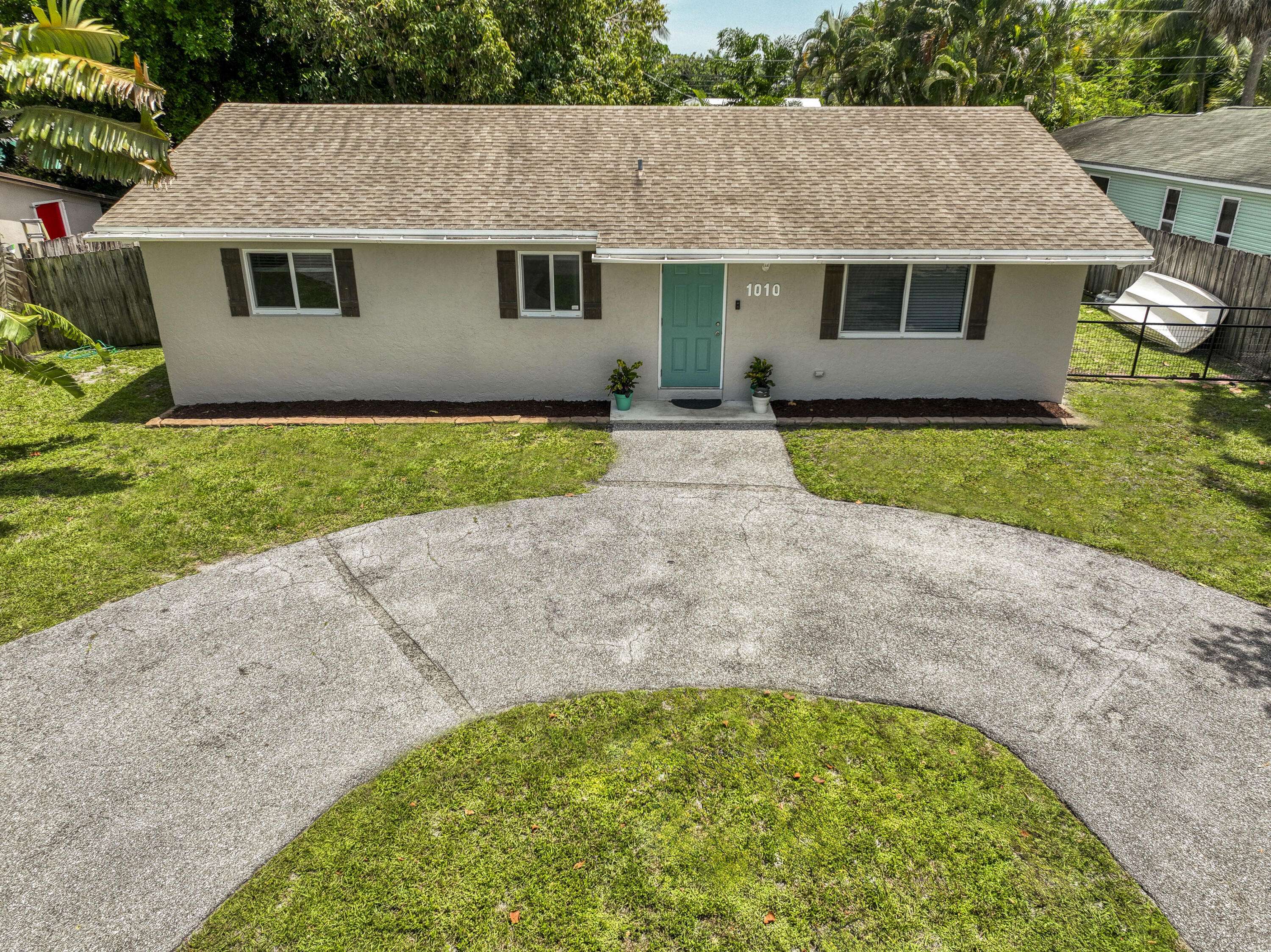 Jupiter, FL 33458,1010 Comanche ST