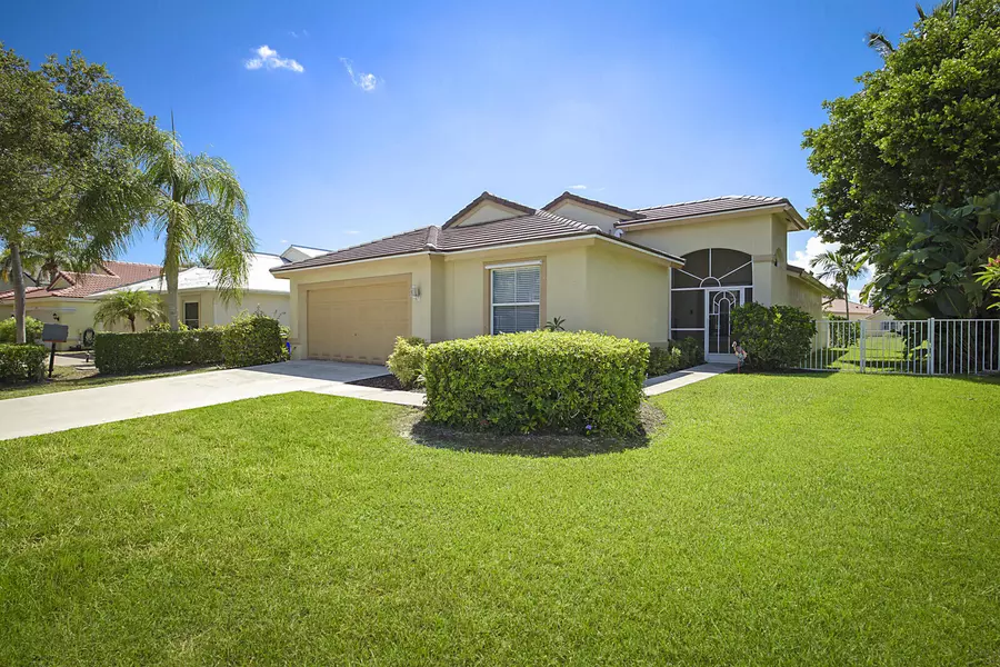 6195 Grand Cypress CIR, Lake Worth, FL 33463