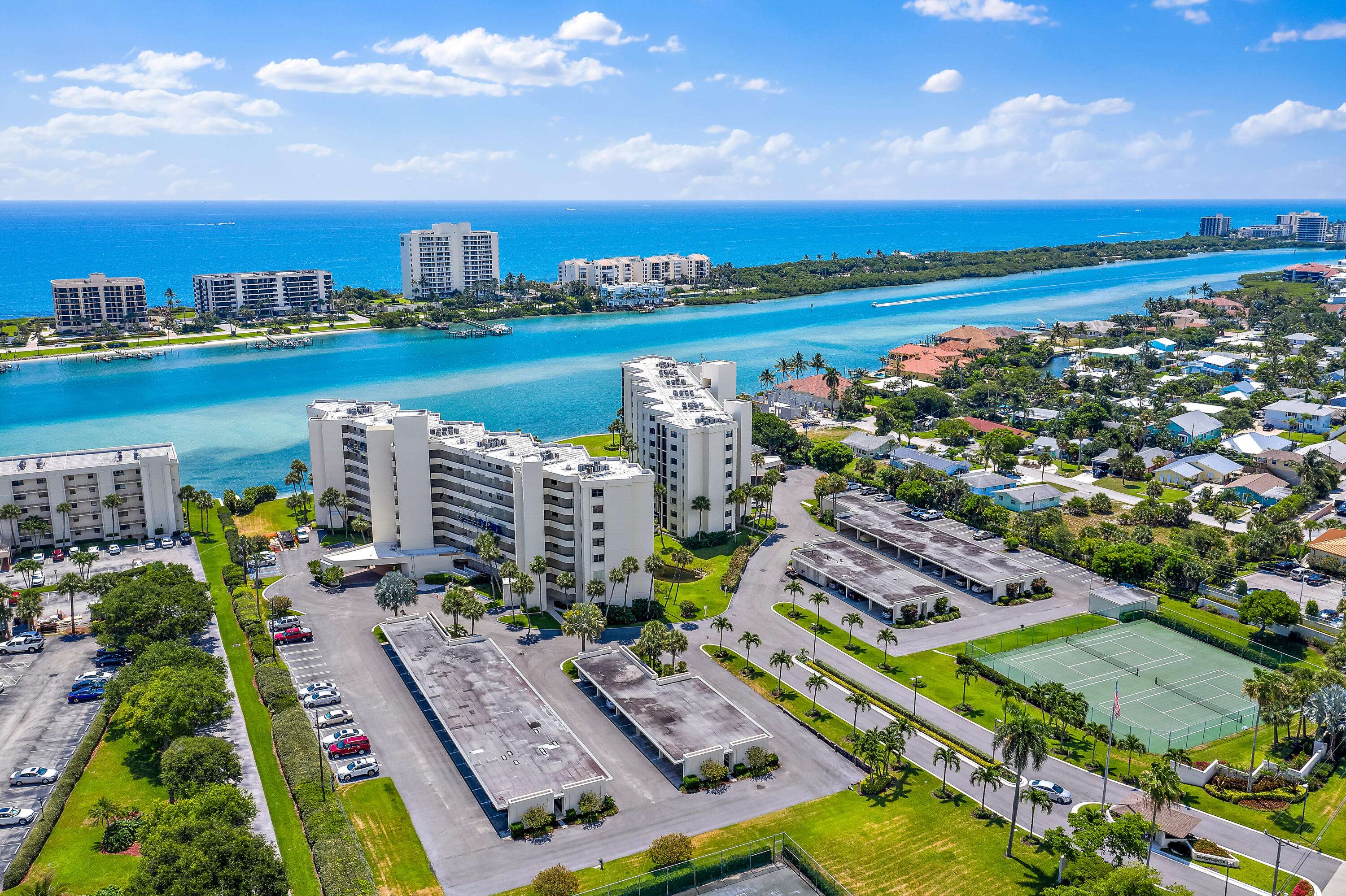 Tequesta, FL 33469,19800 Sandpointe Bay 104