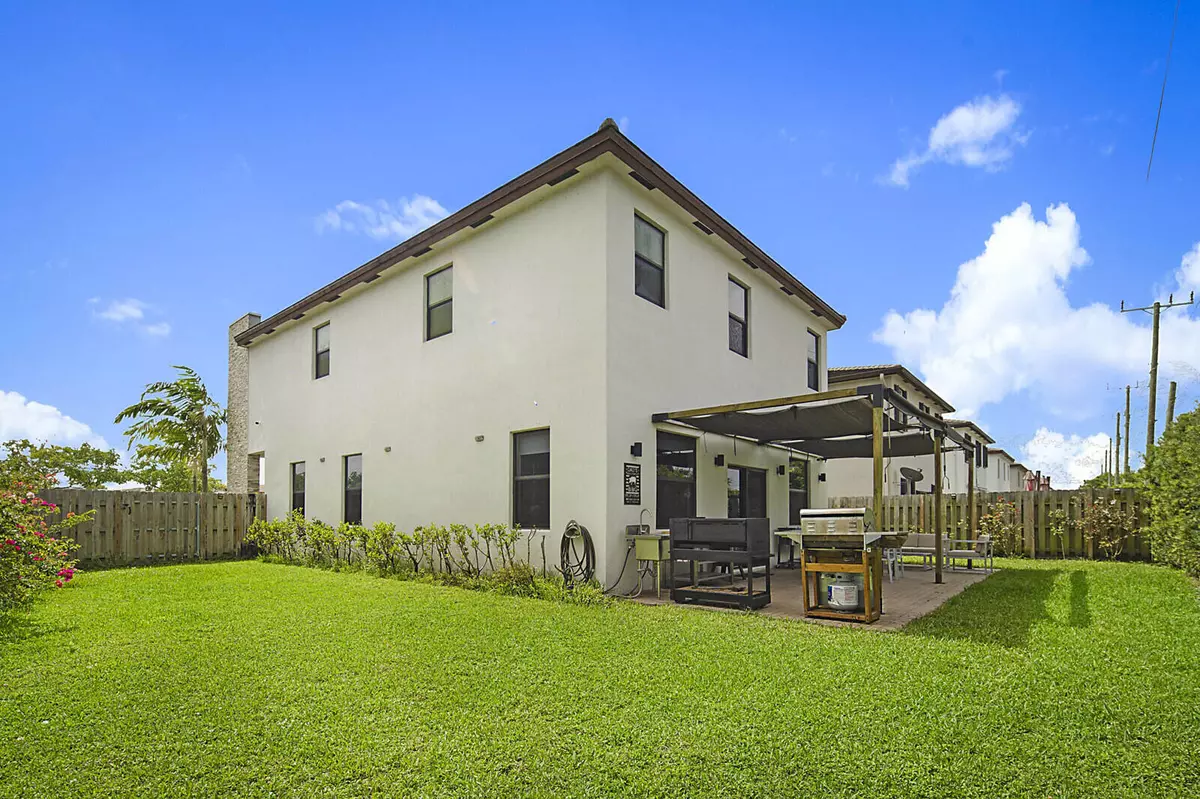 Miami, FL 33179,21040 NE 2nd CT