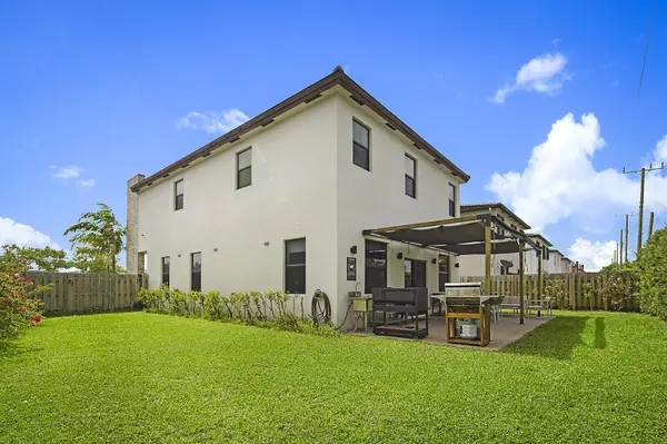 21040 NE 2nd CT, Miami, FL 33179