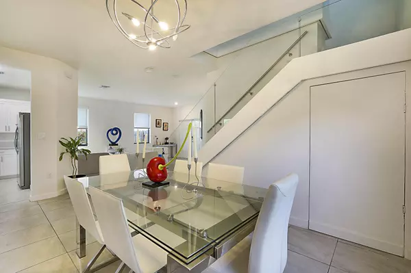 Miami, FL 33179,21040 NE 2nd CT