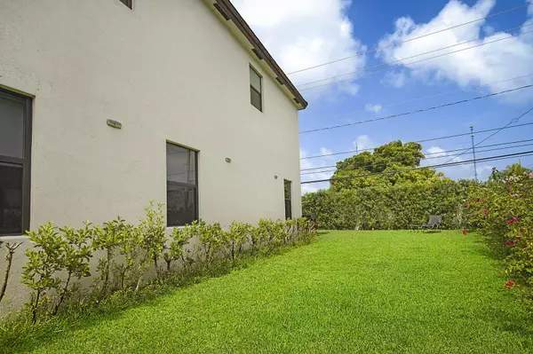 Miami, FL 33179,21040 NE 2nd CT