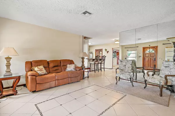 Jupiter, FL 33458,306 S Caloosahatchee AVE