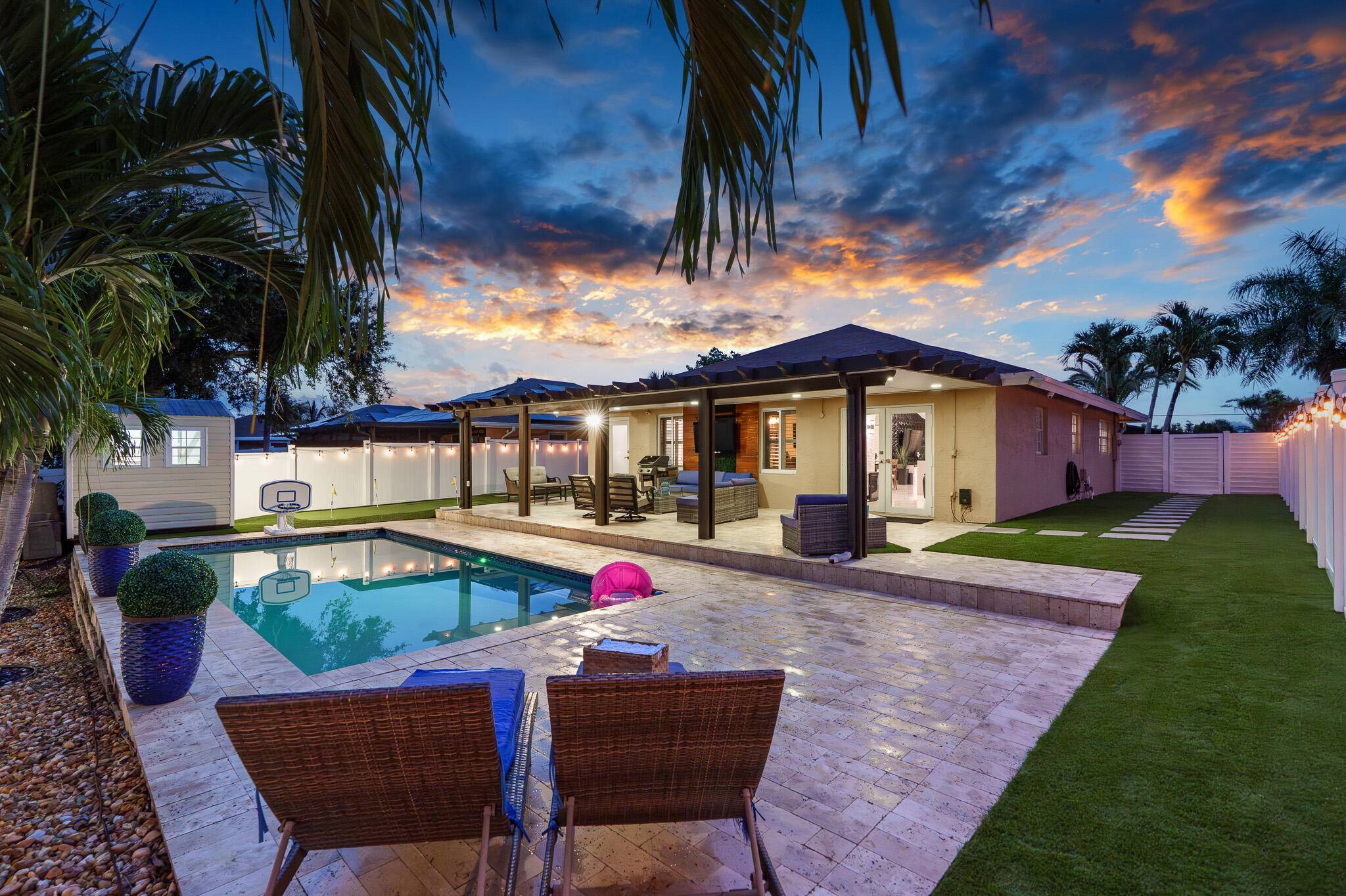 533 NE 1st AVE, Deerfield Beach, FL 33441
