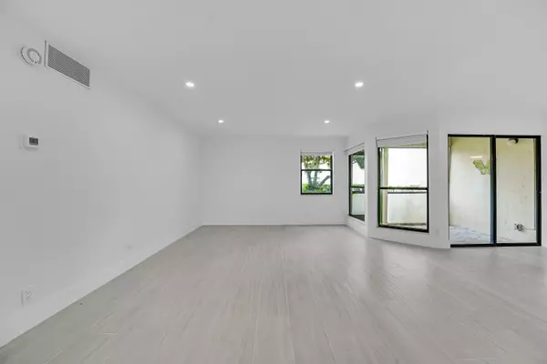 Greenacres, FL 33467,3373 Lucerne Park DR