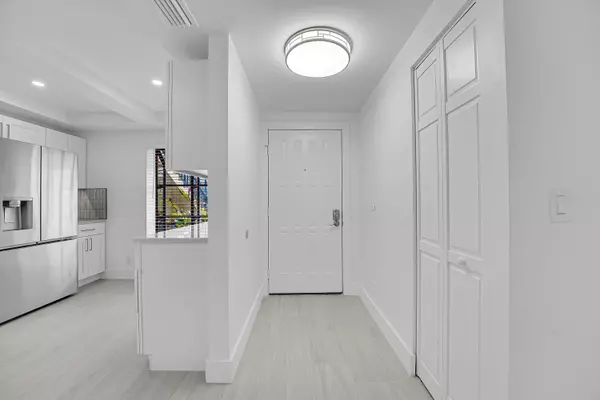 Greenacres, FL 33467,3373 Lucerne Park DR