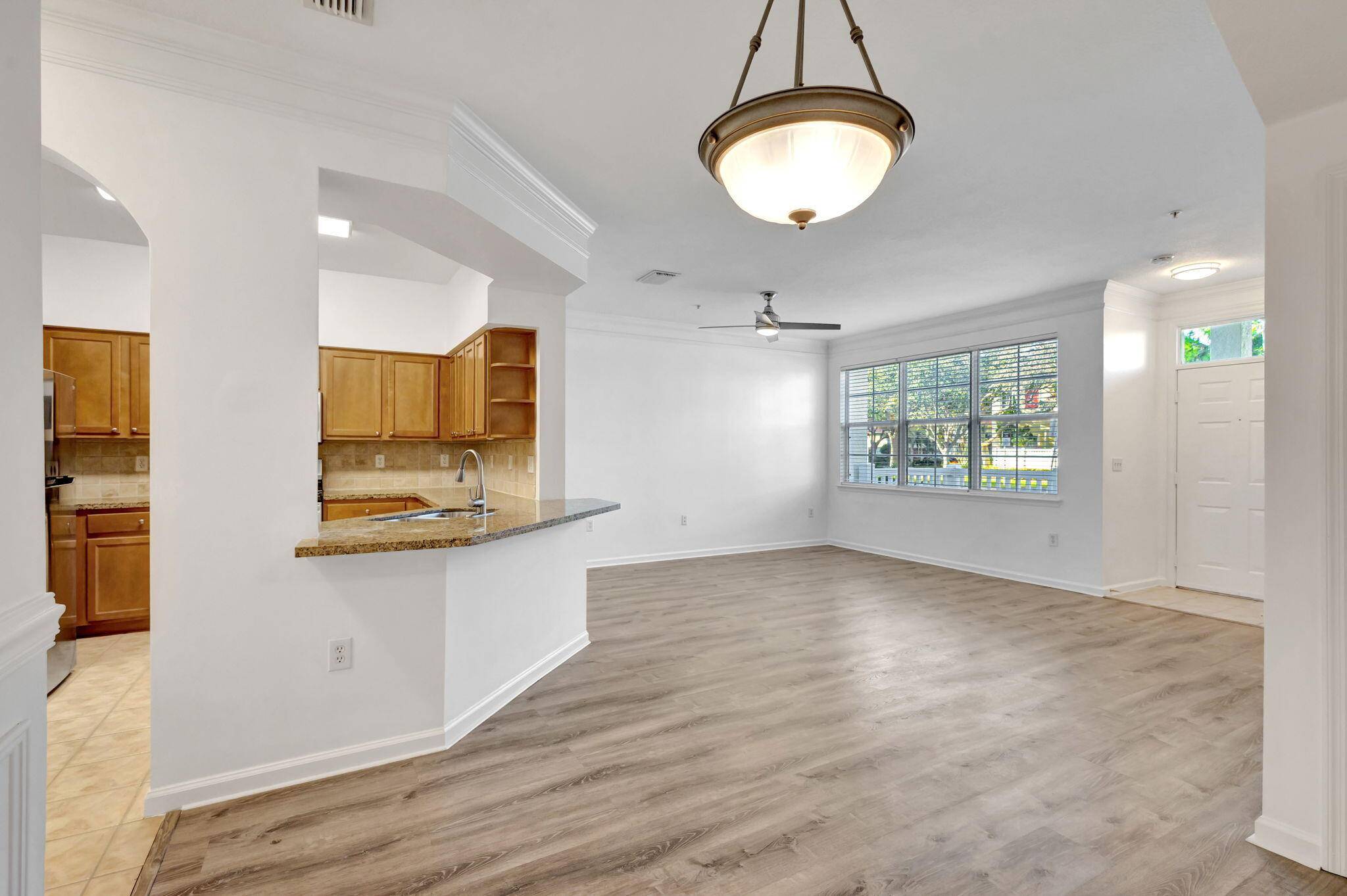 Jupiter, FL 33458,826 Dakota DR 102