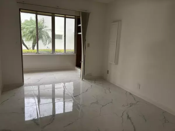 West Palm Beach, FL 33417,204 Salisbury I 204