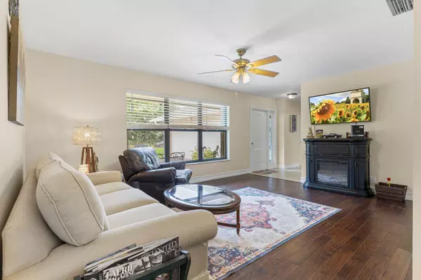 Fort Pierce, FL 34947,105 Sandalwood DR