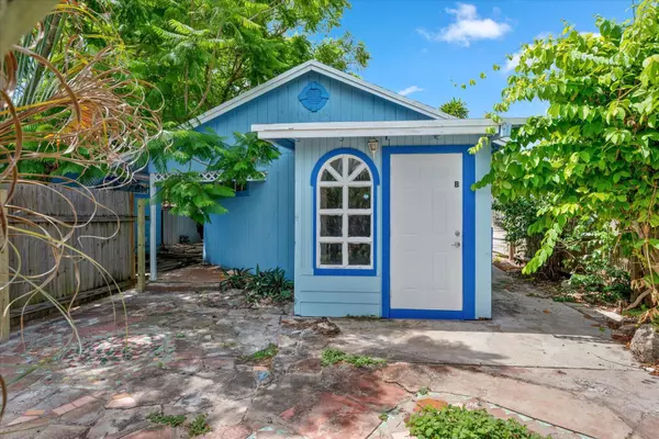 714 W Lakewood RD B, West Palm Beach, FL 33405