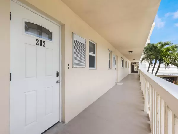 Boca Raton, FL 33431,750 NE Spanish River BLVD 2020