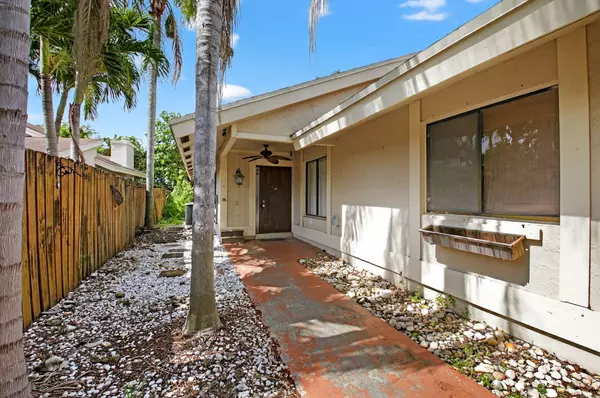 Boca Raton, FL 33433,7576 E E Sierra TER