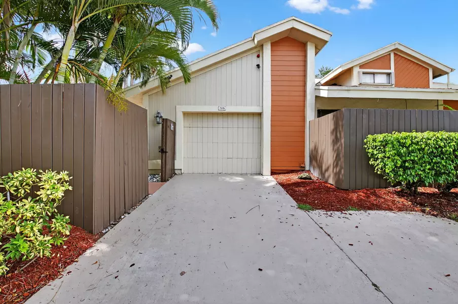 7576 E E Sierra TER, Boca Raton, FL 33433