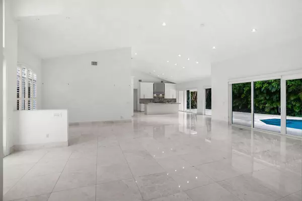 Boca Raton, FL 33486,910 N Parkside CIR