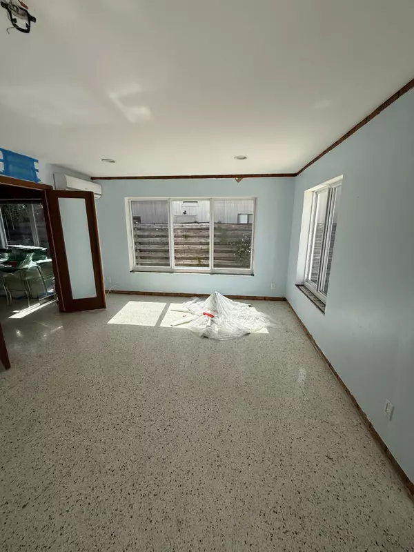 West Palm Beach, FL 33405,212 Rutland BLVD