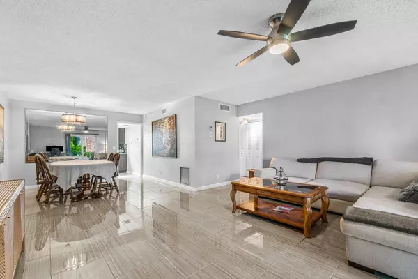 Boynton Beach, FL 33435,2037 S Seacrest BLVD B
