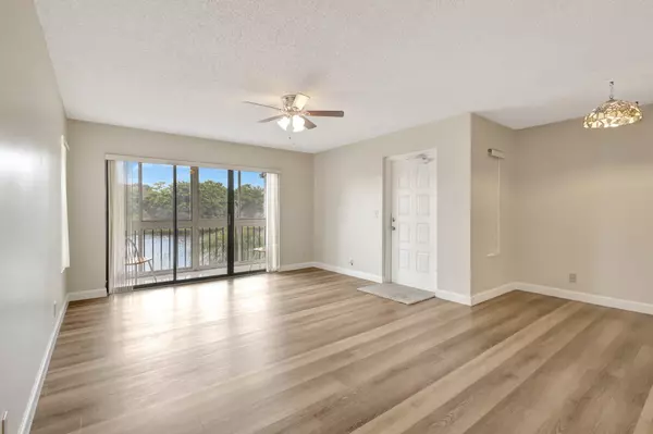 West Palm Beach, FL 33409,1002 Green Pine BLVD F2