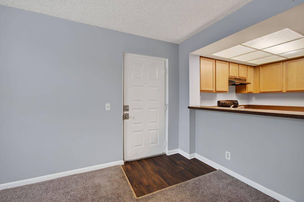 West Palm Beach, FL 33401,700 Executive Center DR 37