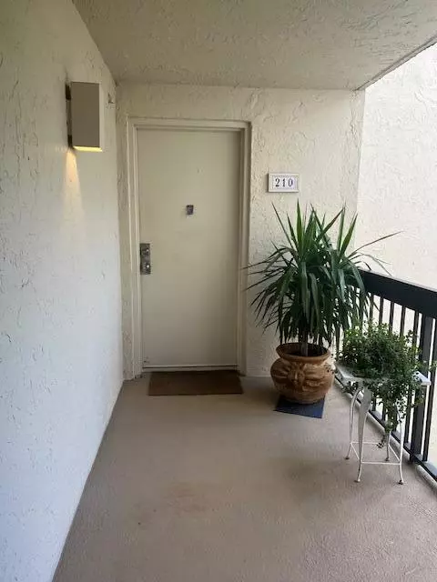 Jupiter, FL 33477,500 Ocean Trail 210 WAY 210