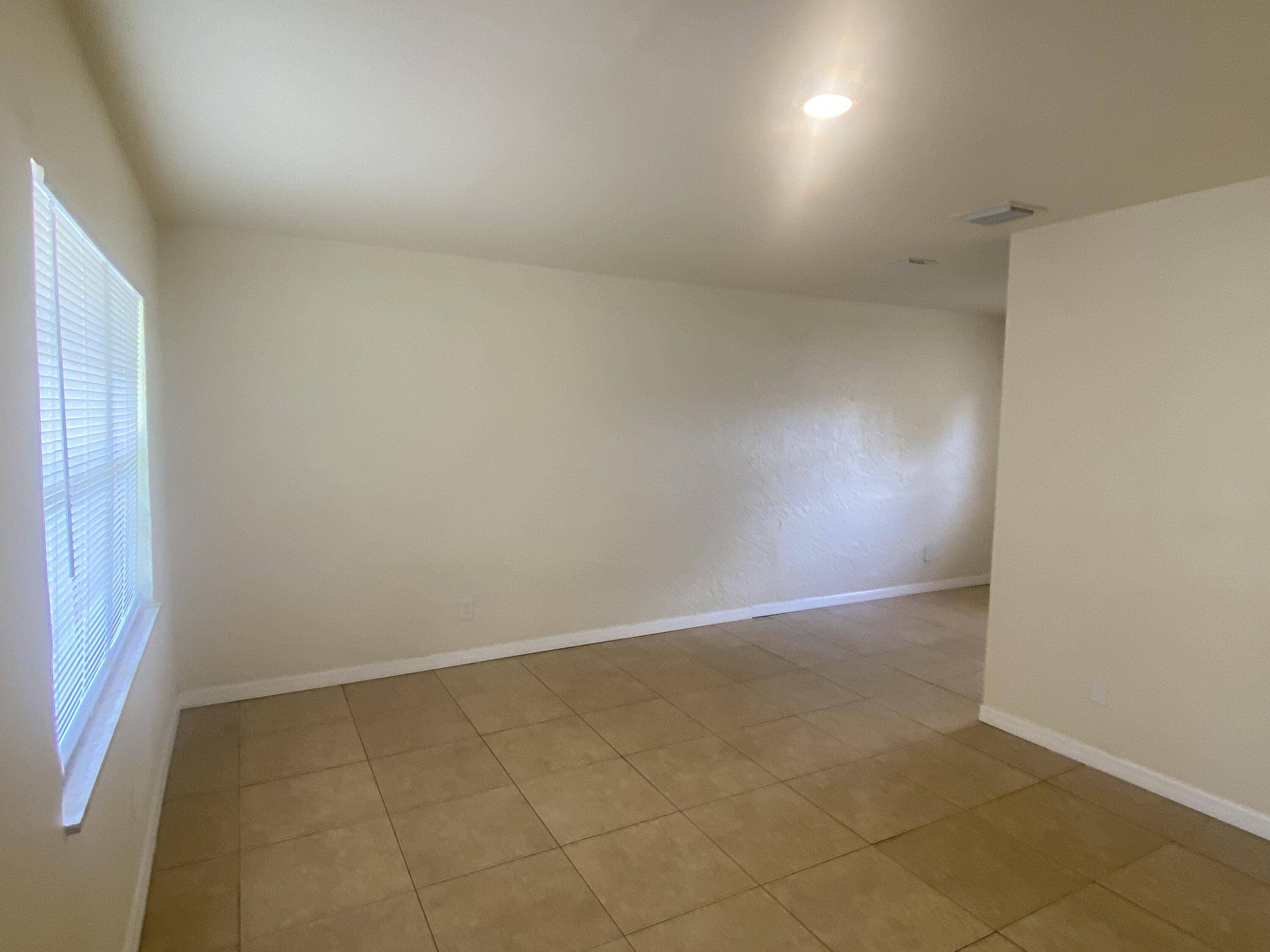 Fort Pierce, FL 34950,908 Mccray CT A
